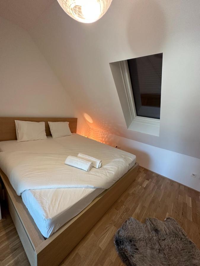 Contemporary Apartment With Stunning Views 20 Вена Экстерьер фото